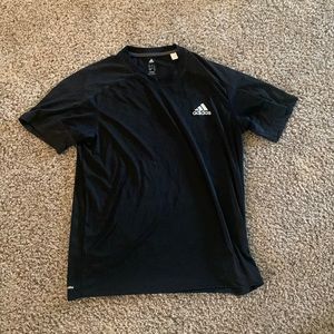 Adidas dri fit shirt size L